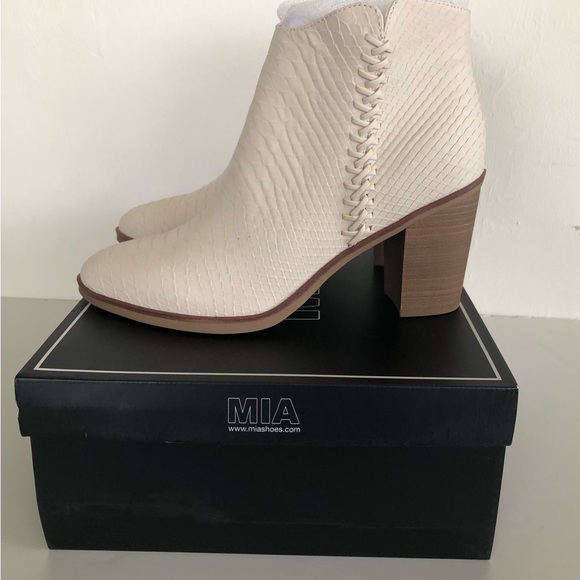 MIA GIRL Womens Ankle Boots Size 8.5M Ivory Dusky Python Look Side Zipper New - Picture 2 of 16